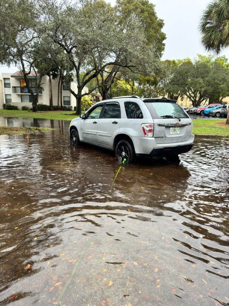 The team of professional tow truck drivers is always ready to provide service at any time of the day if floods threaten the roads in the area. We own the necessary tools for towing cars, trucks, SUVs and any other vehicle that gets stuck in water or develops a mechanical problem. Perhaps your engine flooded due to a storm, or your car is a stuck in a flood that filled up a depression you mistakenly drove it into, we have the equipment to submerge it.